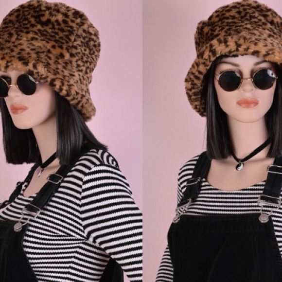 fluffy leopard print bucket hat